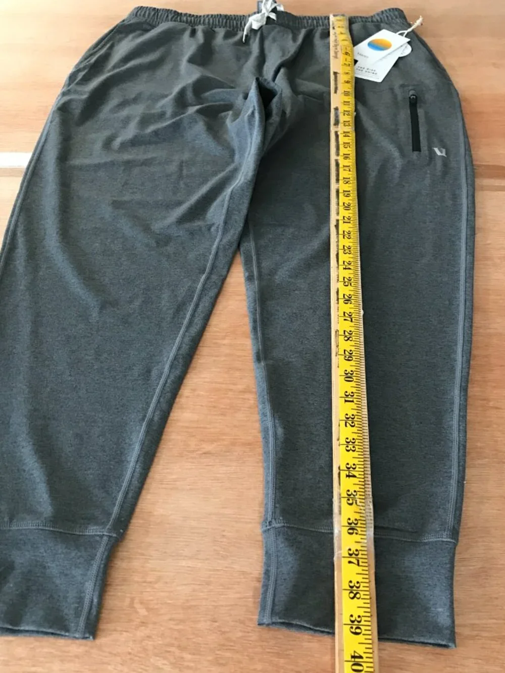Vuori Men's Gray Sweatpants Joggers